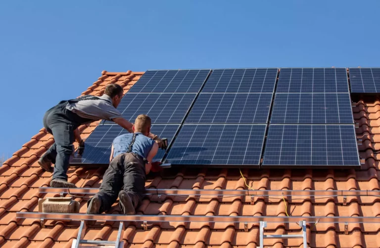 Solar Roofing Companies Near Me: Complete Guide to Choosing the Right Local Provider